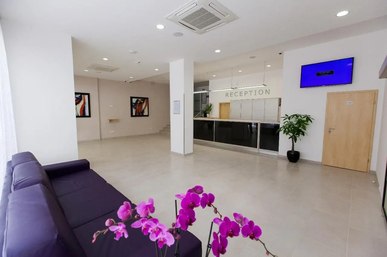 Hotel Paviljoni Slaven Selce 3*,