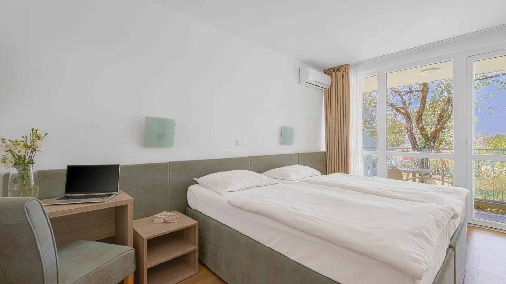 Paviljoni Slaven Hotel Selce 3*,
